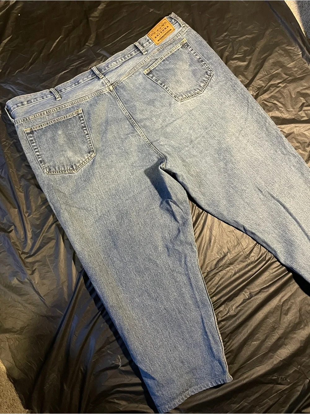 Arizona Jean Co Mens Relaxed Fit Light Wash Denim Jeans 52x29